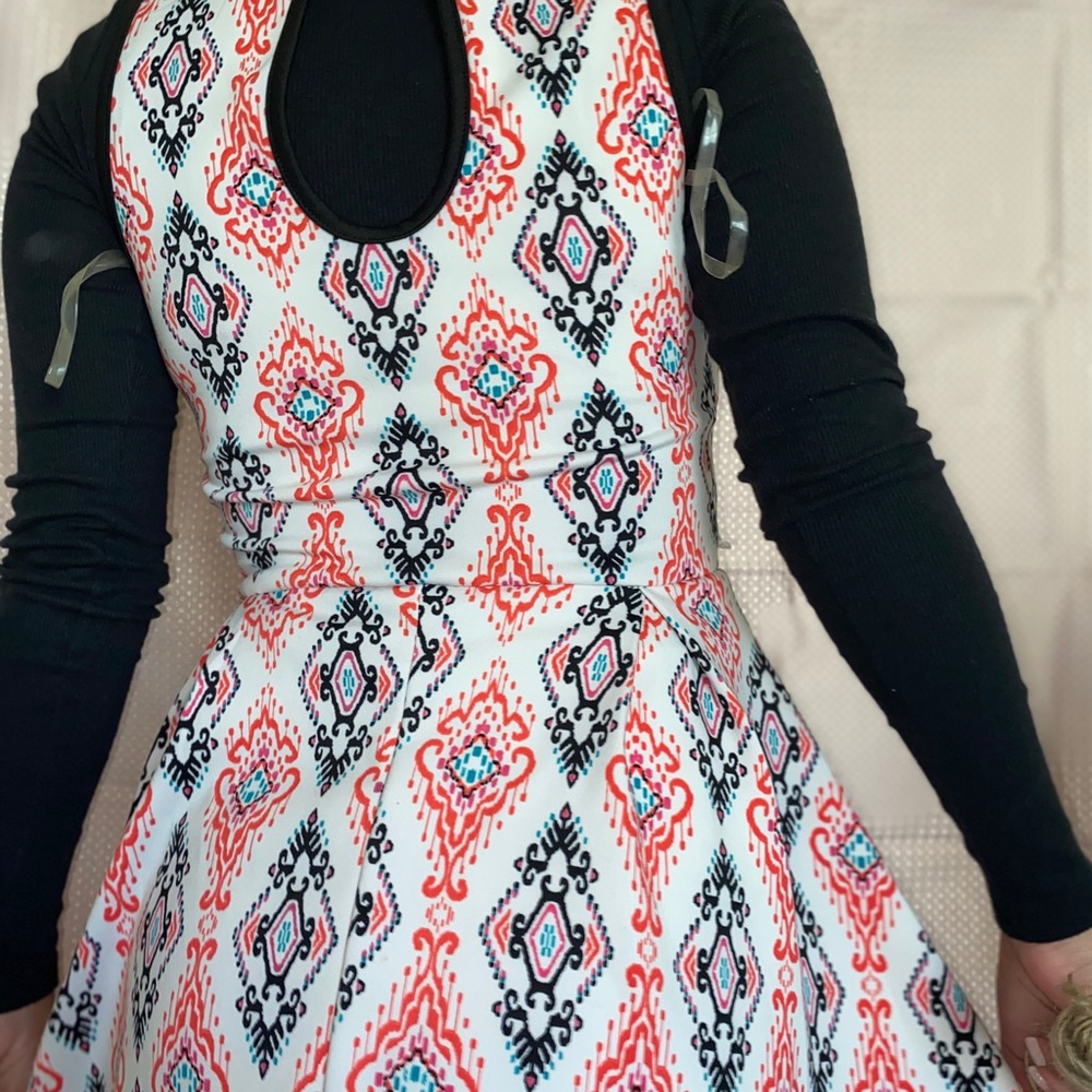 Light Spring dress! - Picture 4 of 6
